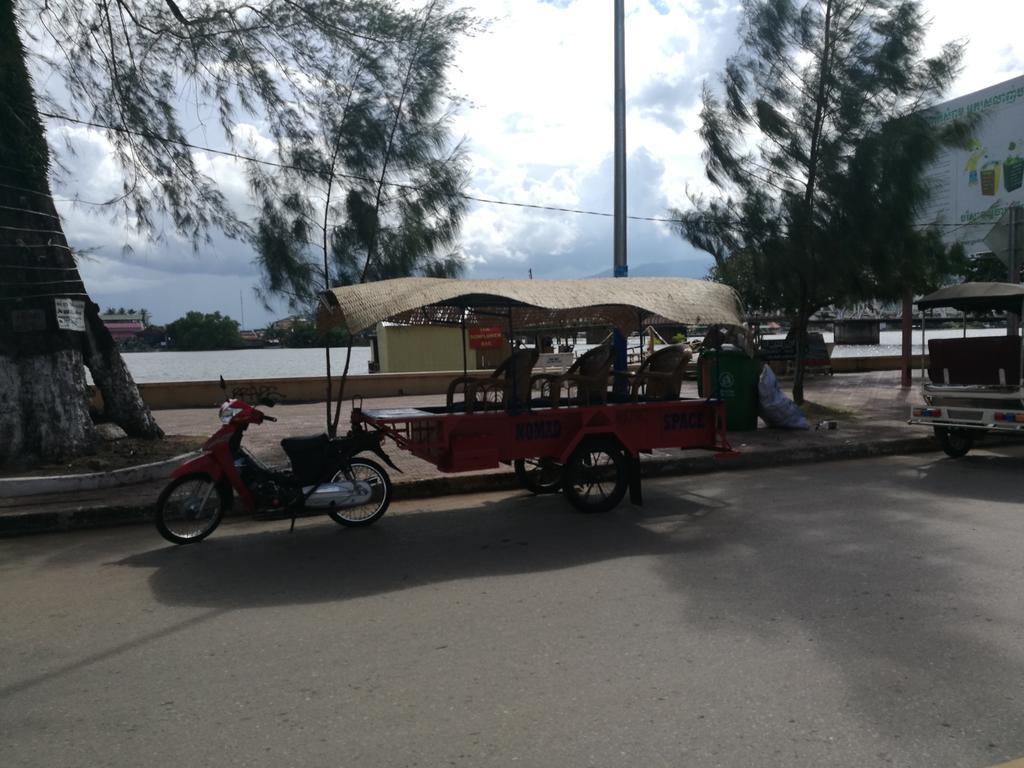 Nomads Guesthouse Kampot Eksteriør bilde